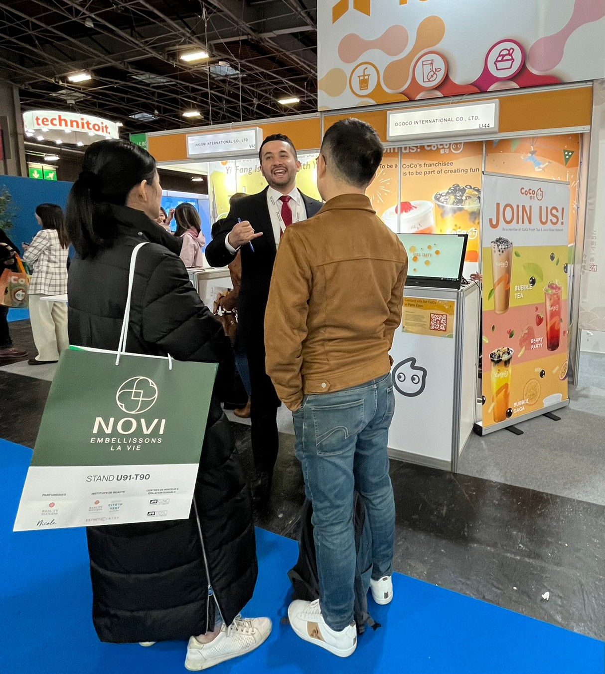 2023 Paris Franchise expo- have great convercation with applicants